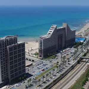 almog-tower.gethaifahotels.com/