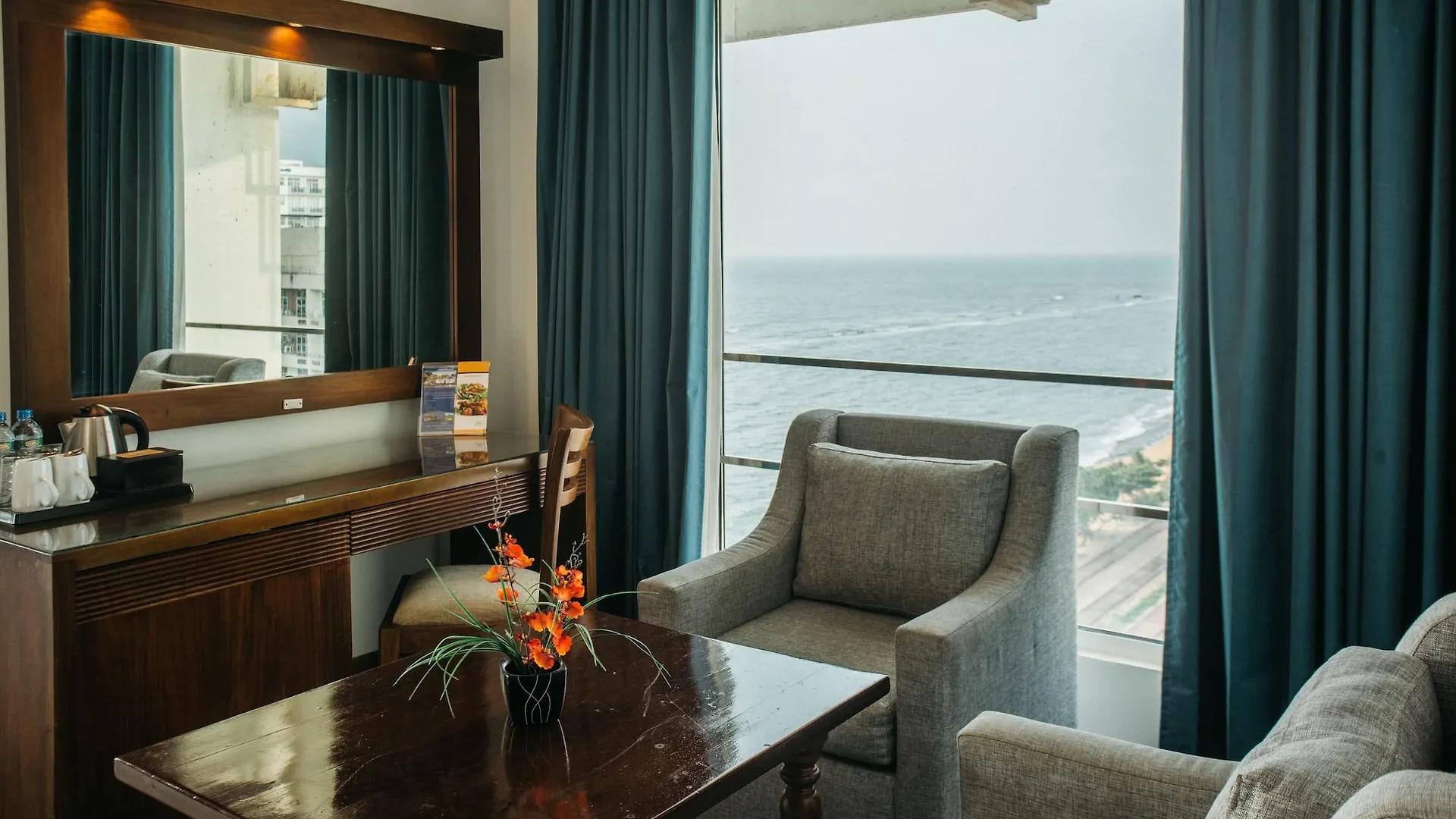 Mirage Colombo Hotel